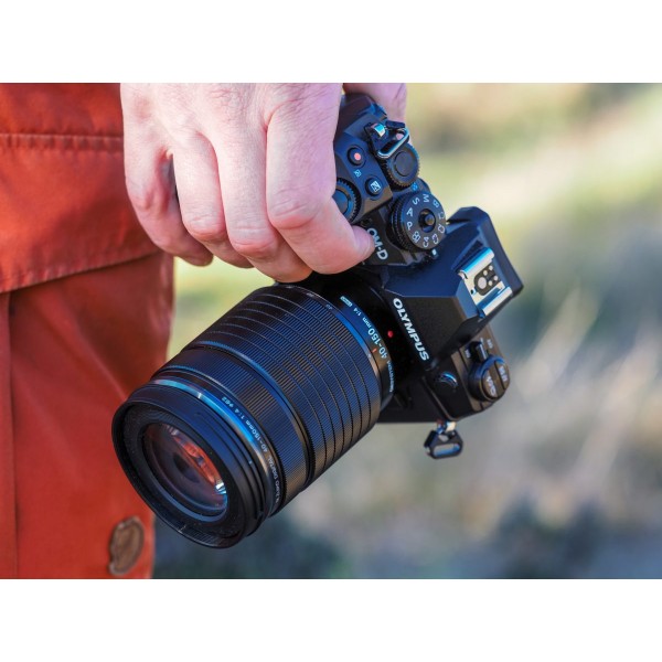 Olympus M.Zuiko Digital ED 40-150mm F4.0 PRO incl. Lens hood & Wrapping cloth