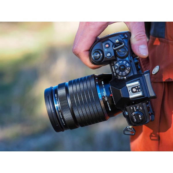 Olympus M.Zuiko Digital ED 40-150mm F4.0 PRO incl. Lens hood & Wrapping cloth