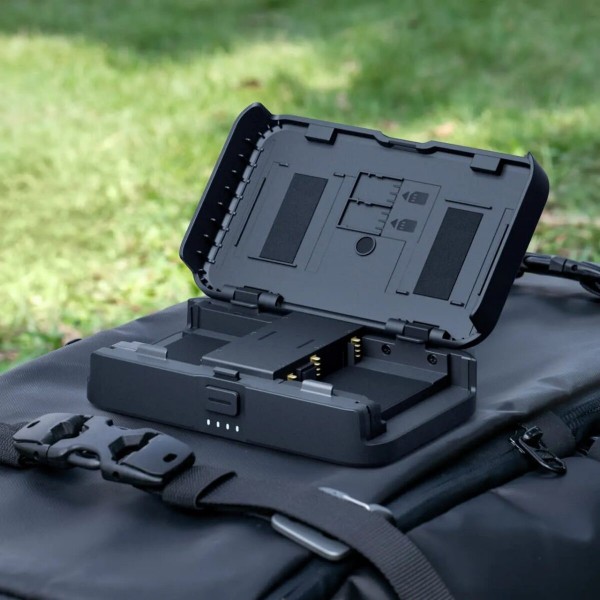 Insta360 Portable Charging Case (X4, X3 and Ace series) - Insta360