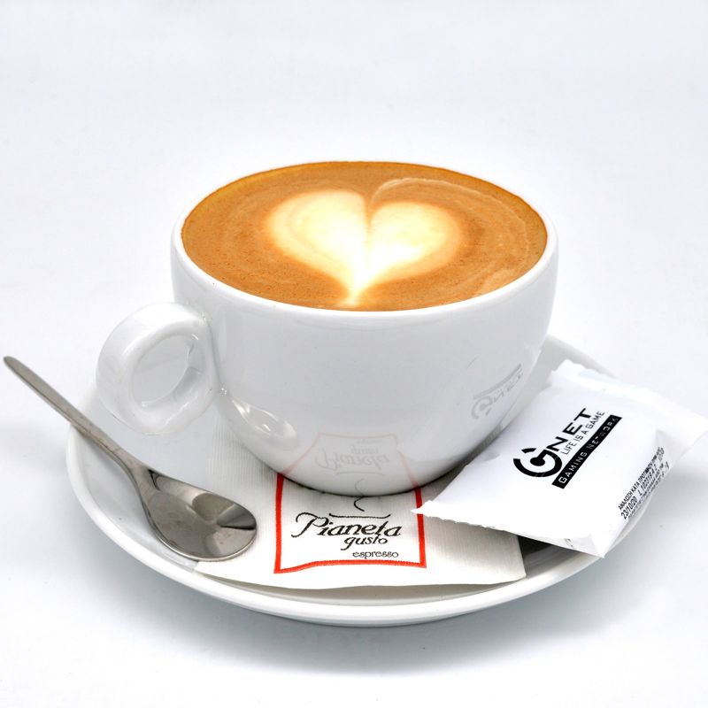 Cappuccino με latte art στο Gnet Plus Όλγας